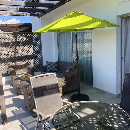 Apartment Charming 2-bedroom With Ocean Views In Baheli