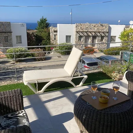 Apartment Charming 2-bedroom With Ocean Views In Baheli *
